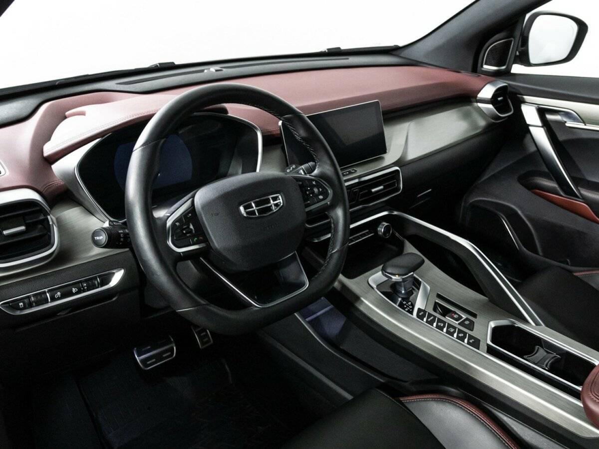 Geely Coolray с пробегом — 2023 год. Фото: #10