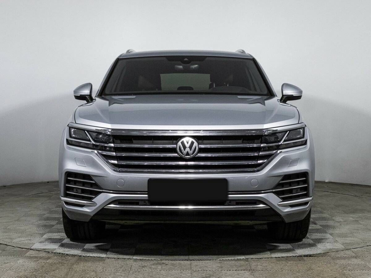 Volkswagen Touareg с пробегом — 2020 год. Фото: #1