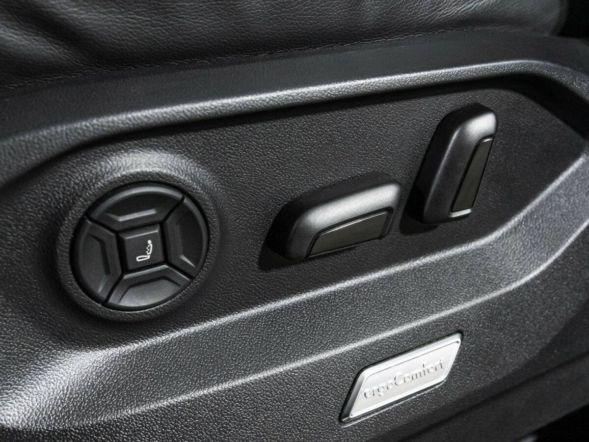 Volkswagen Touareg с пробегом — 2020 год. Фото: #17