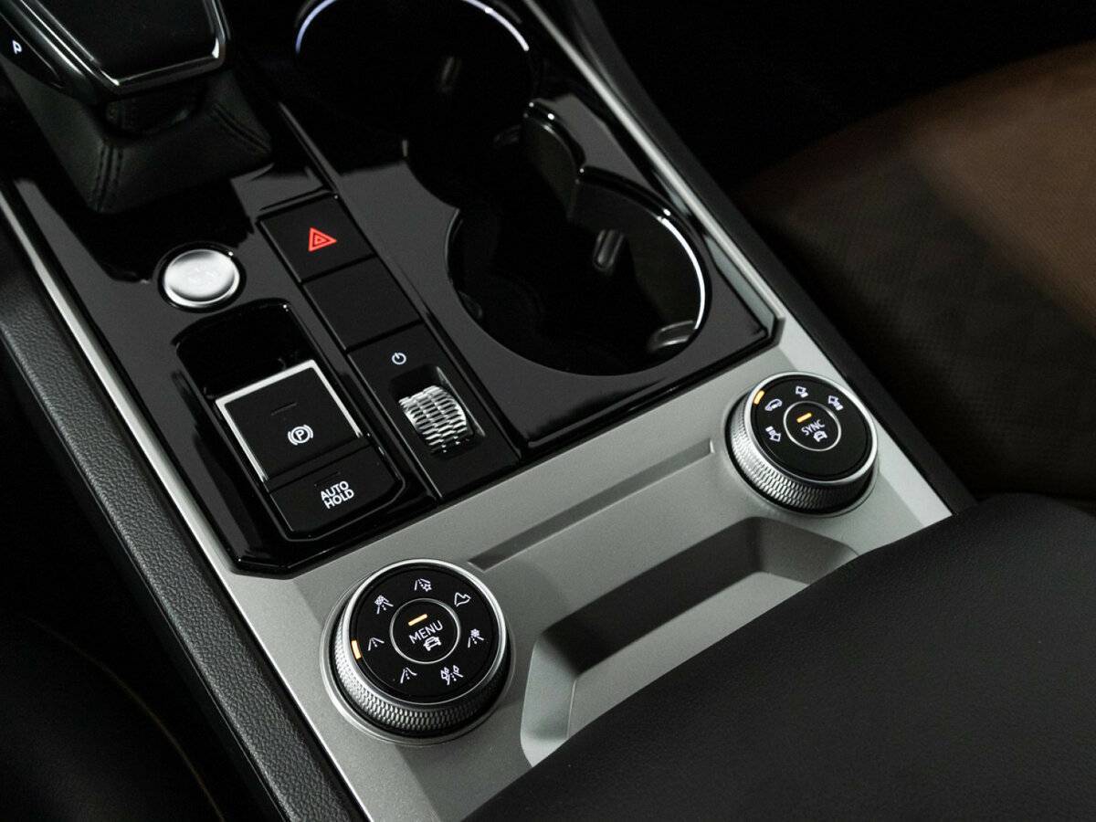 Volkswagen Touareg с пробегом — 2020 год. Фото: #25