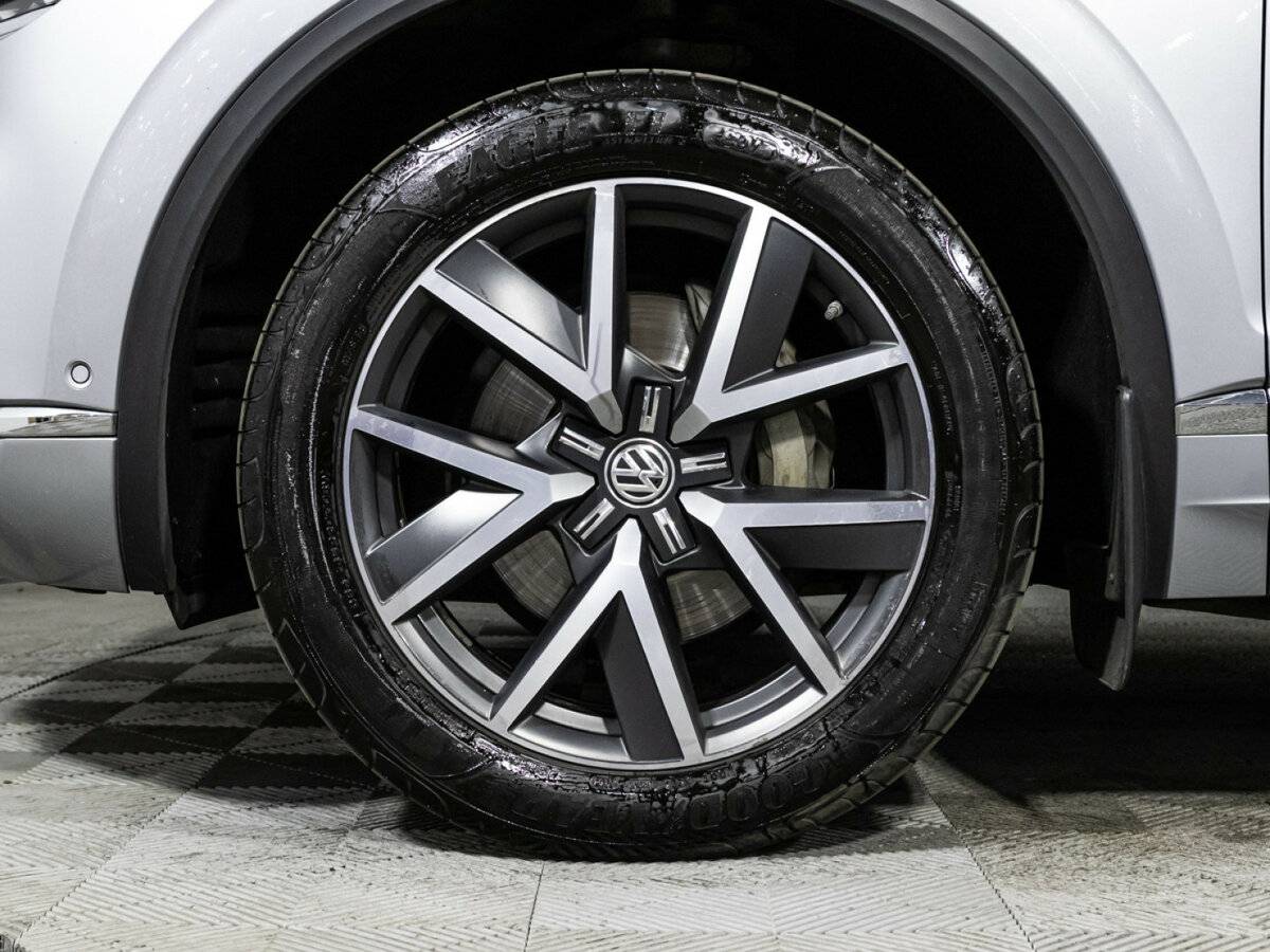 Volkswagen Touareg с пробегом — 2020 год. Фото: #30