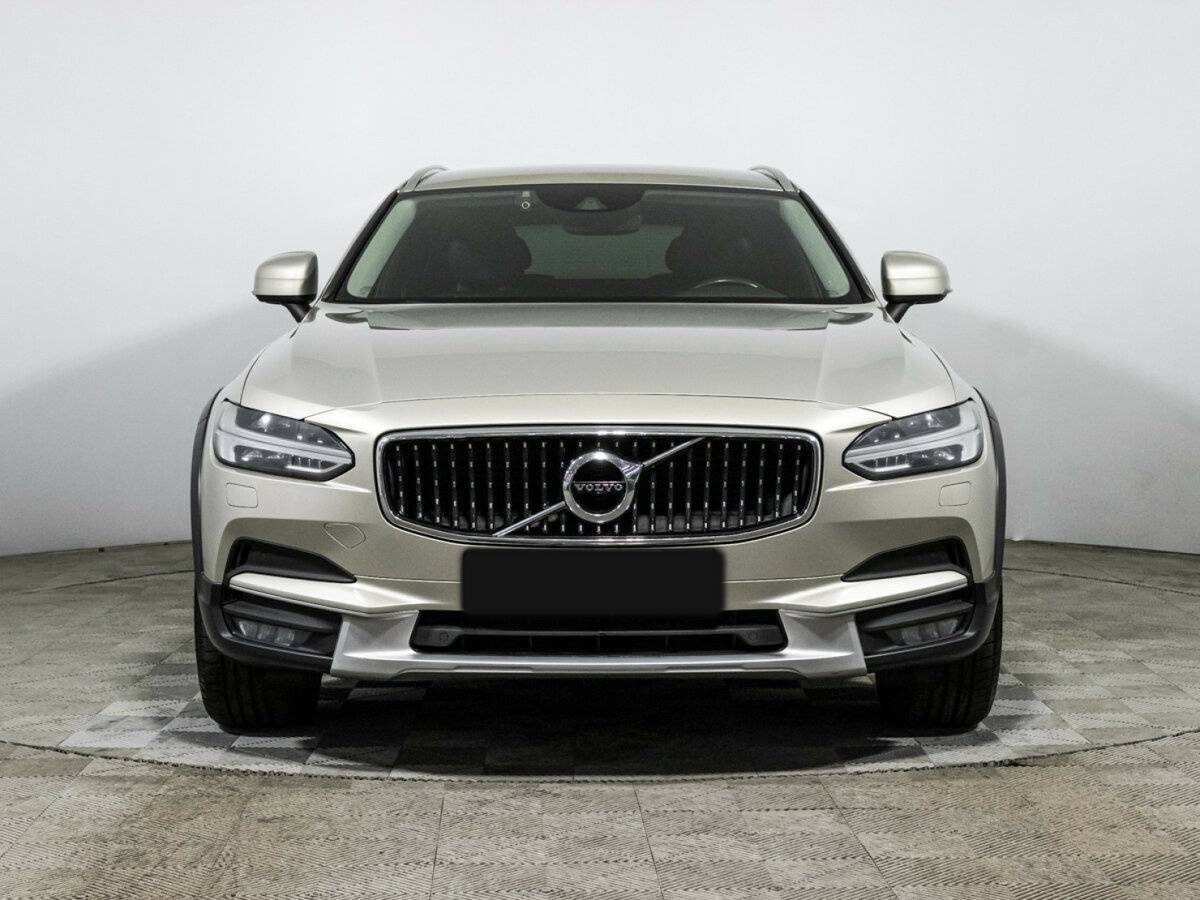 Volvo V90 Cross Country с пробегом — 2017 год. Фото: #1