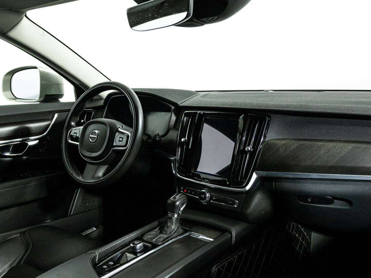 Volvo V90 Cross Country с пробегом — 2017 год. Фото: #7