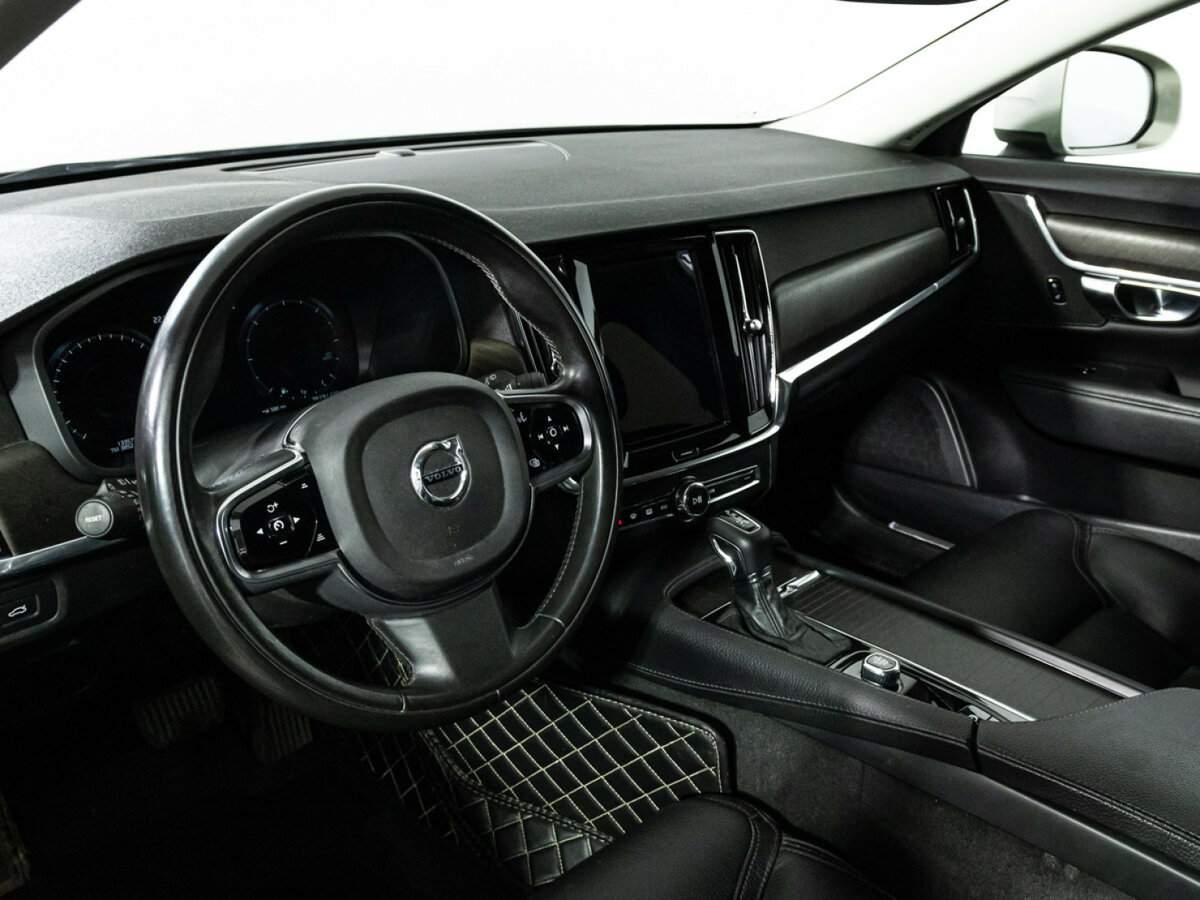 Volvo V90 Cross Country с пробегом — 2017 год. Фото: #9