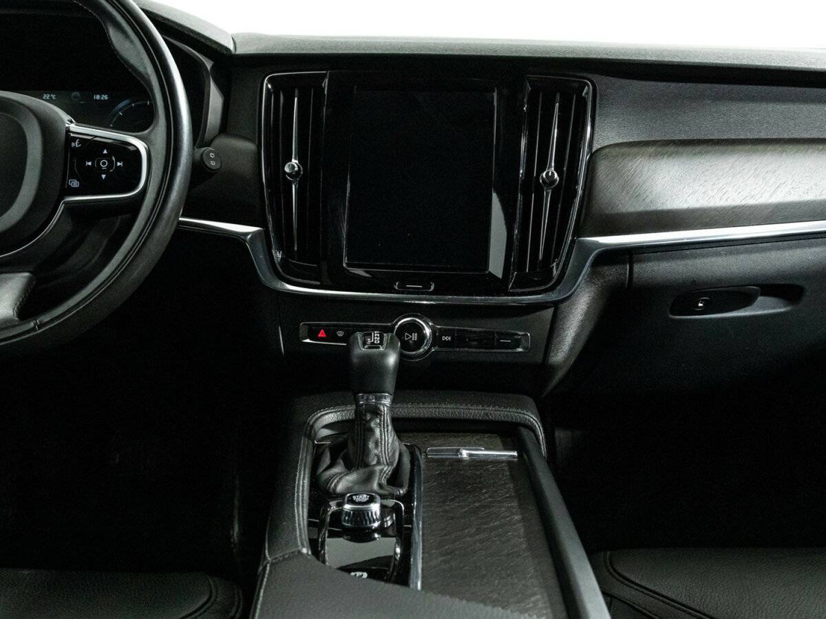 Volvo V90 Cross Country с пробегом — 2017 год. Фото: #12