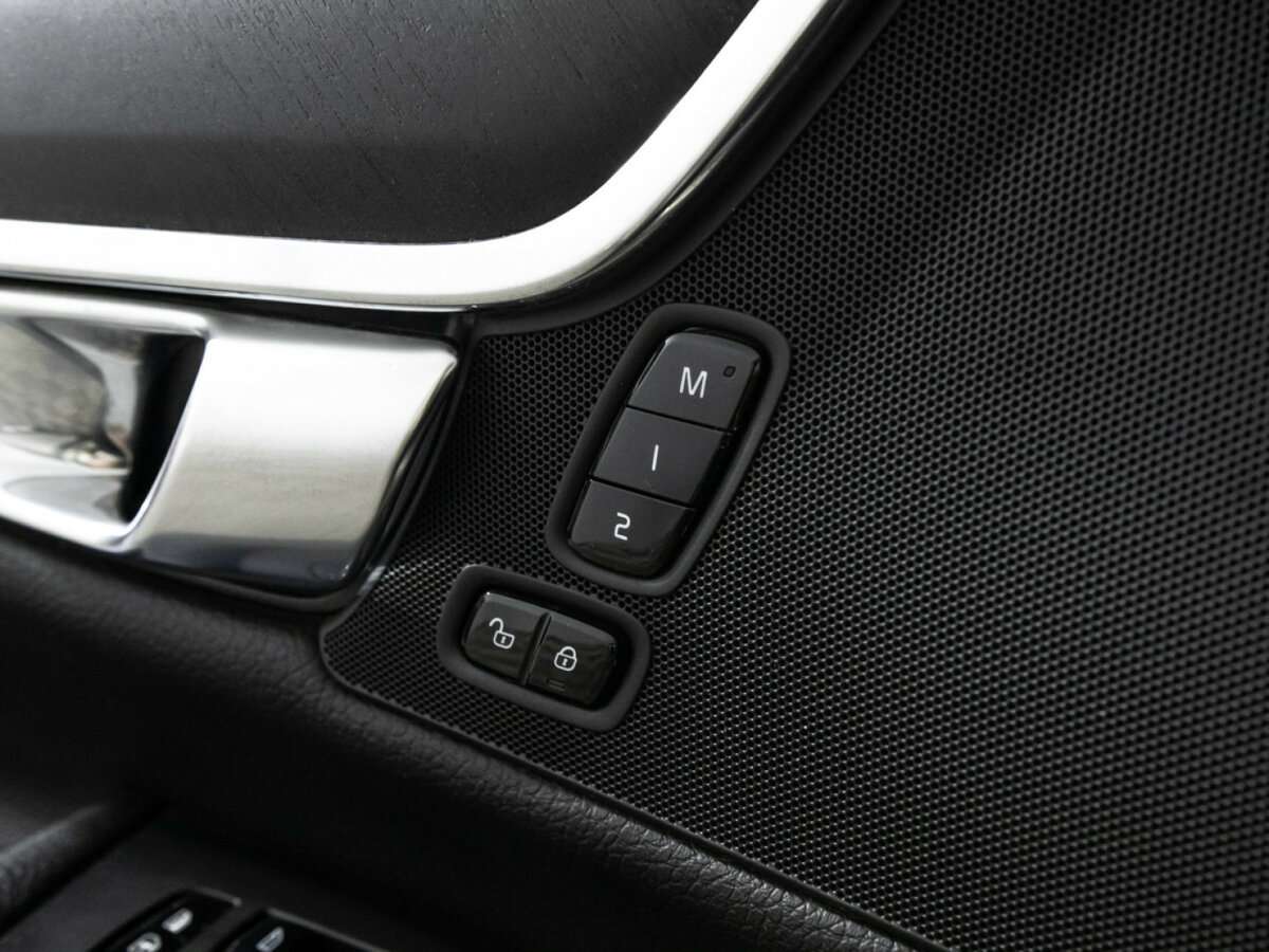 Volvo V90 Cross Country с пробегом — 2017 год. Фото: #15