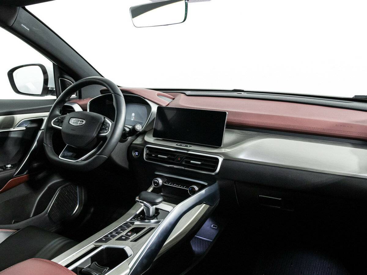 Geely Coolray с пробегом — 2023 год. Фото: #8