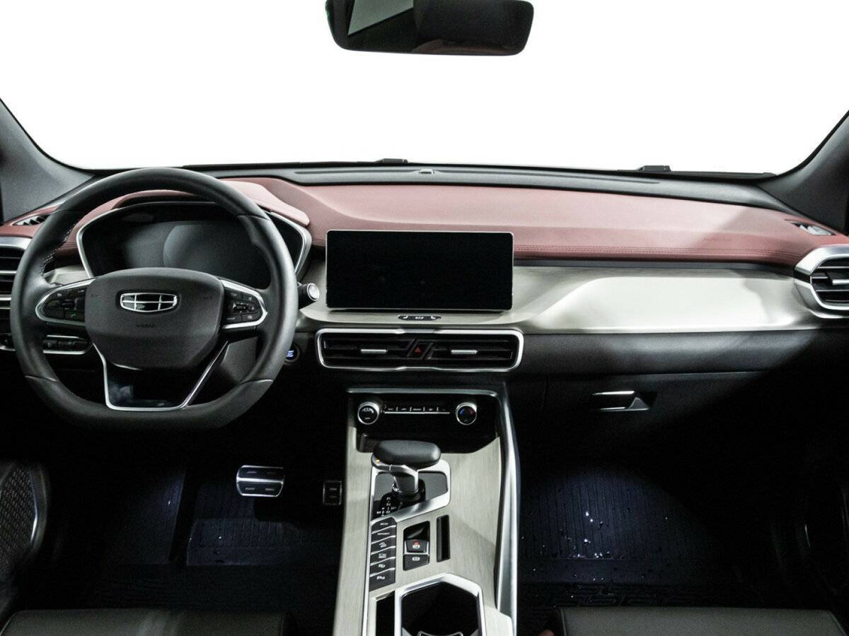 Geely Coolray с пробегом — 2023 год. Фото: #11