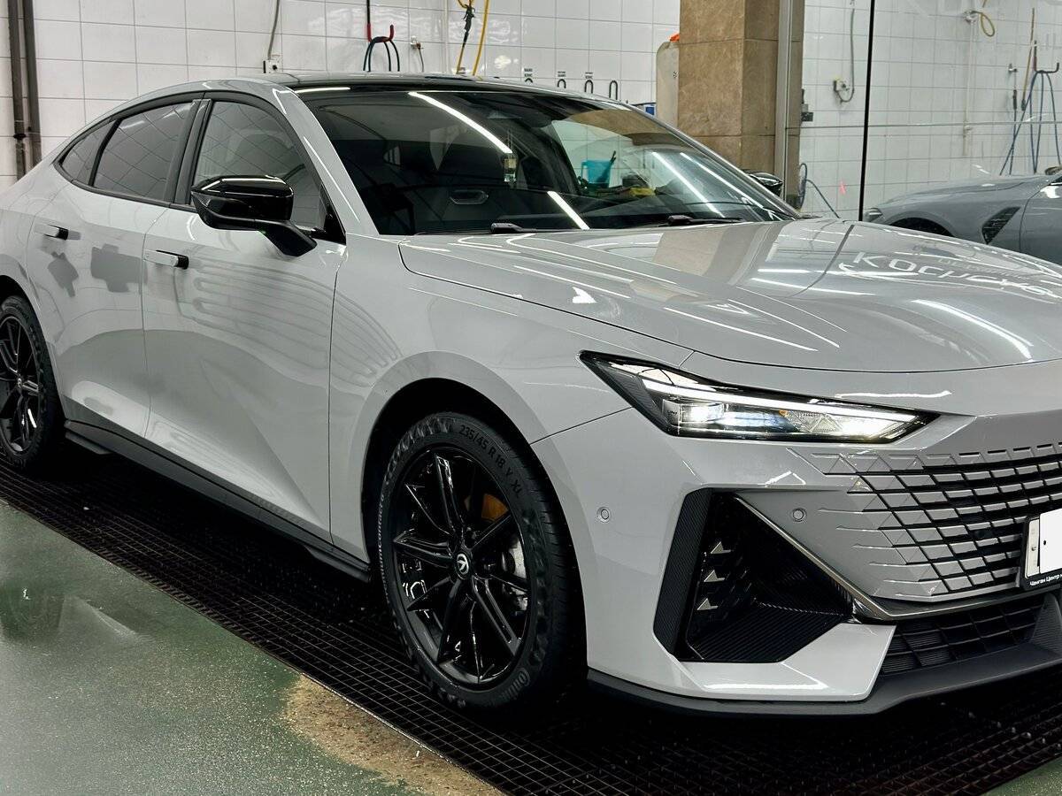 Changan UNI-V с пробегом — 2024 год. Фото: #2