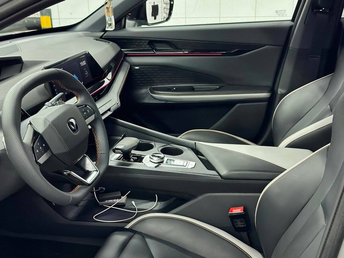 Changan UNI-V с пробегом — 2024 год. Фото: #7