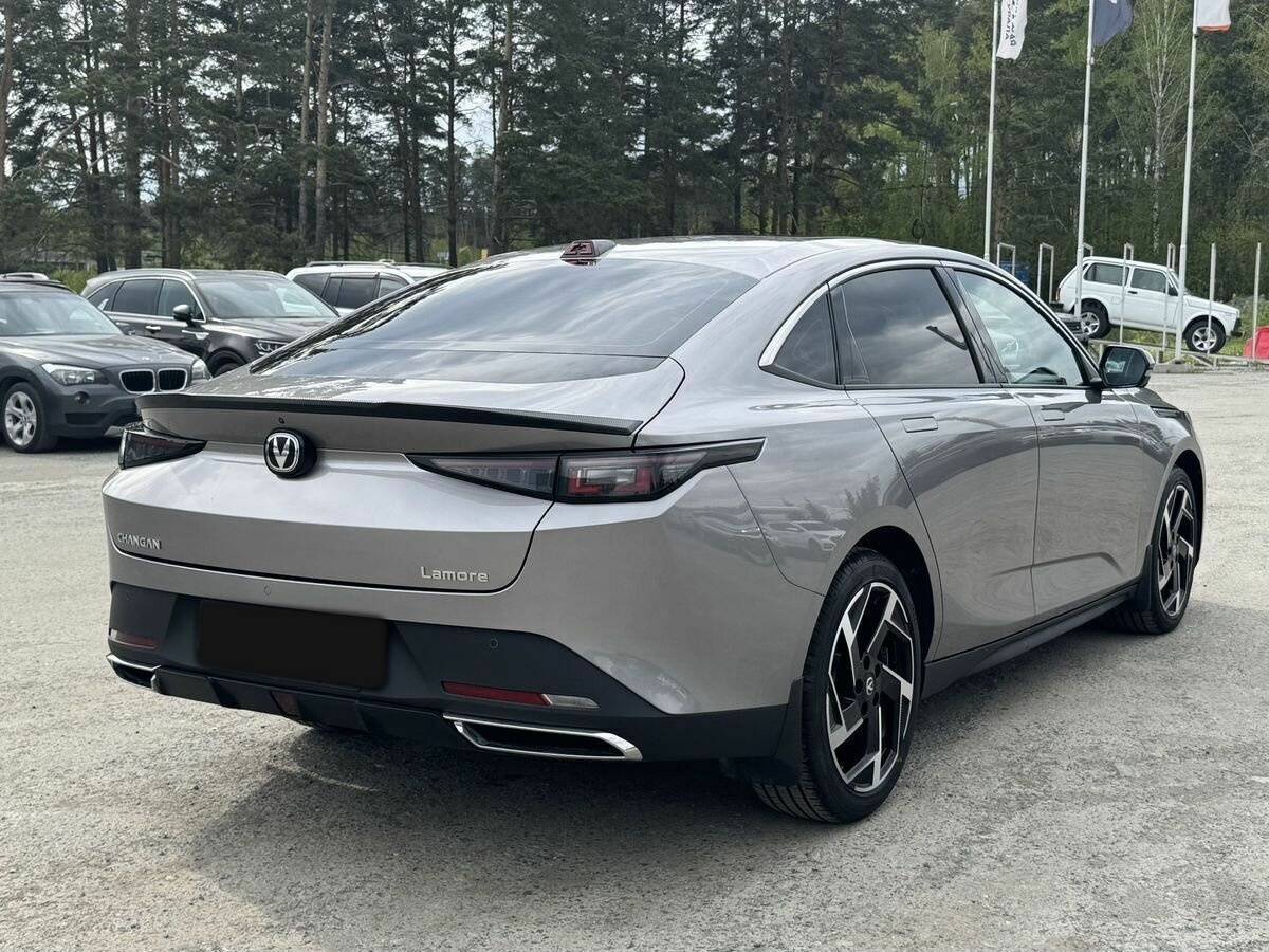 Changan Lamore с пробегом — 2024 год. Фото: #1