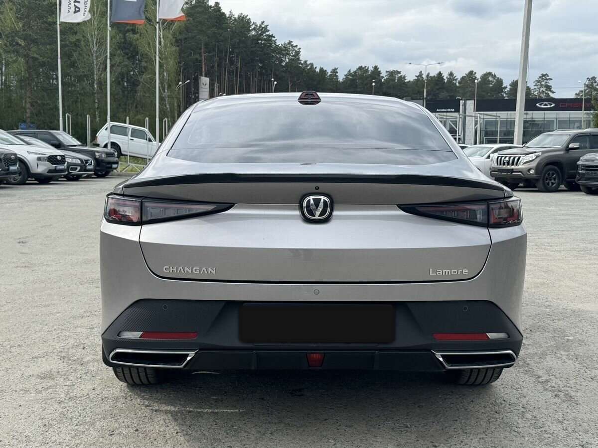 Changan Lamore с пробегом — 2024 год. Фото: #2
