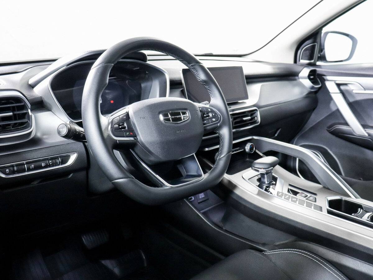 Geely Coolray с пробегом — 2023 год. Фото: #10