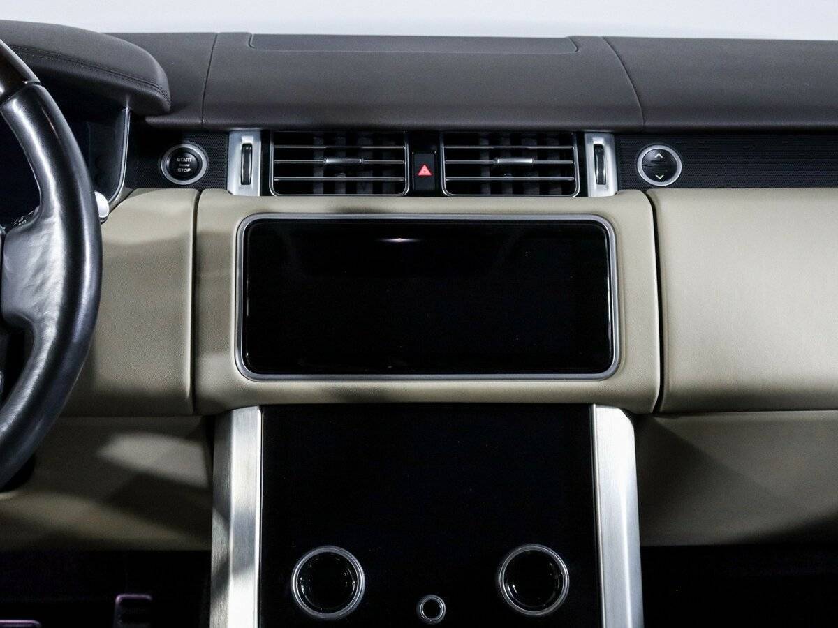 Land Rover Range Rover с пробегом — 2018 год. Фото: #9