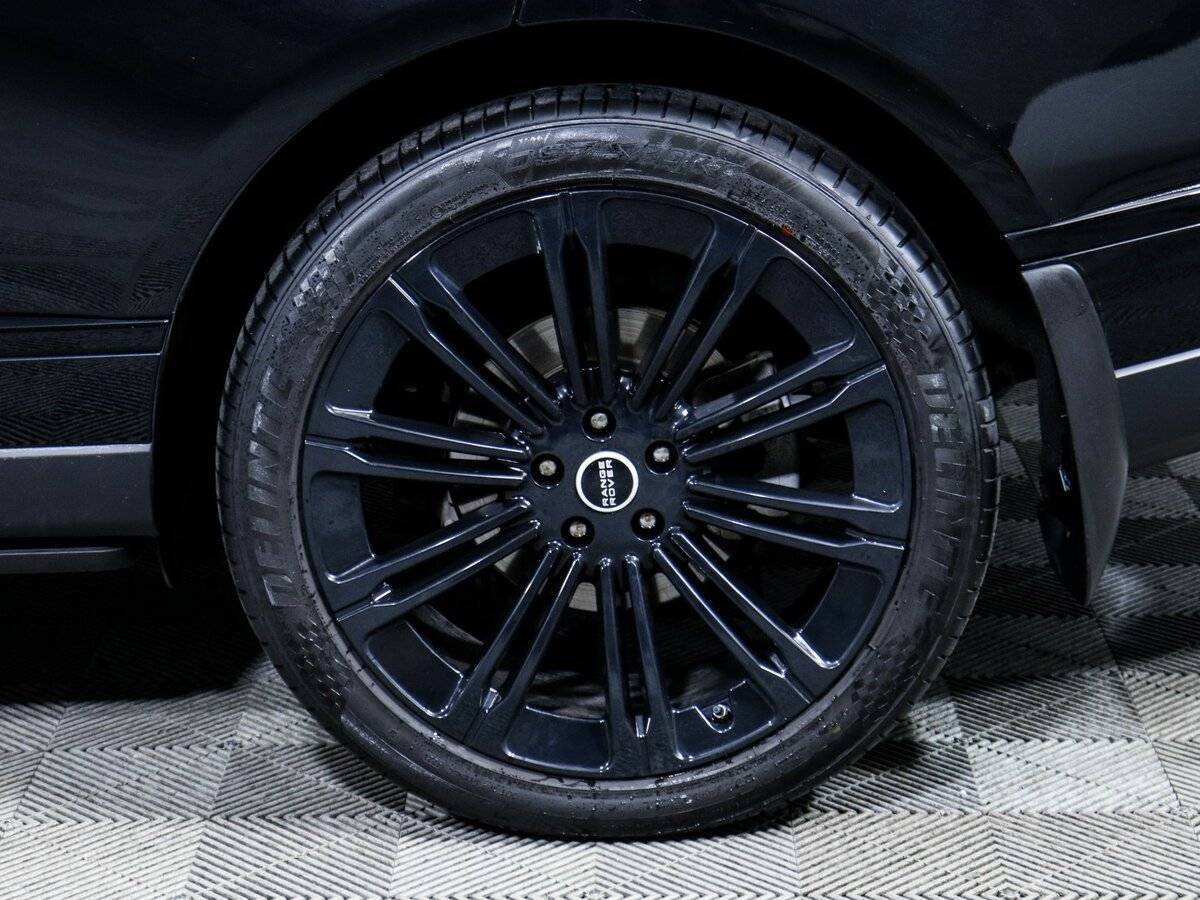 Land Rover Range Rover с пробегом — 2018 год. Фото: #11