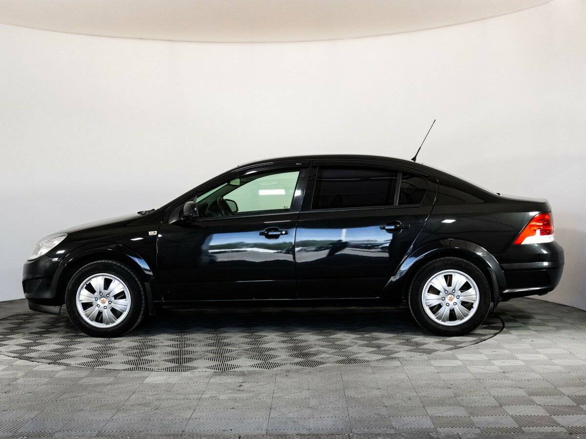 Opel Astra с пробегом — 2014 год. Фото: #7