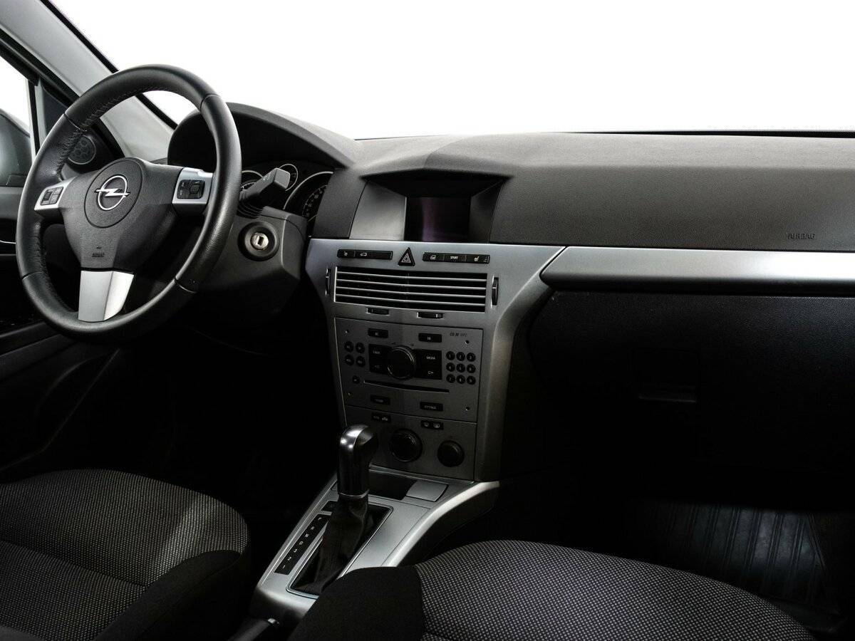 Opel Astra с пробегом — 2014 год. Фото: #8