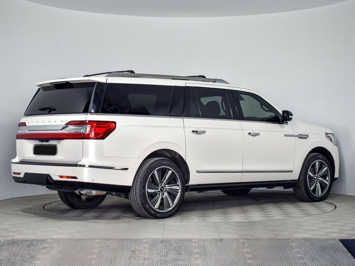 Lincoln Navigator с пробегом — 2018 год. Фото: #4