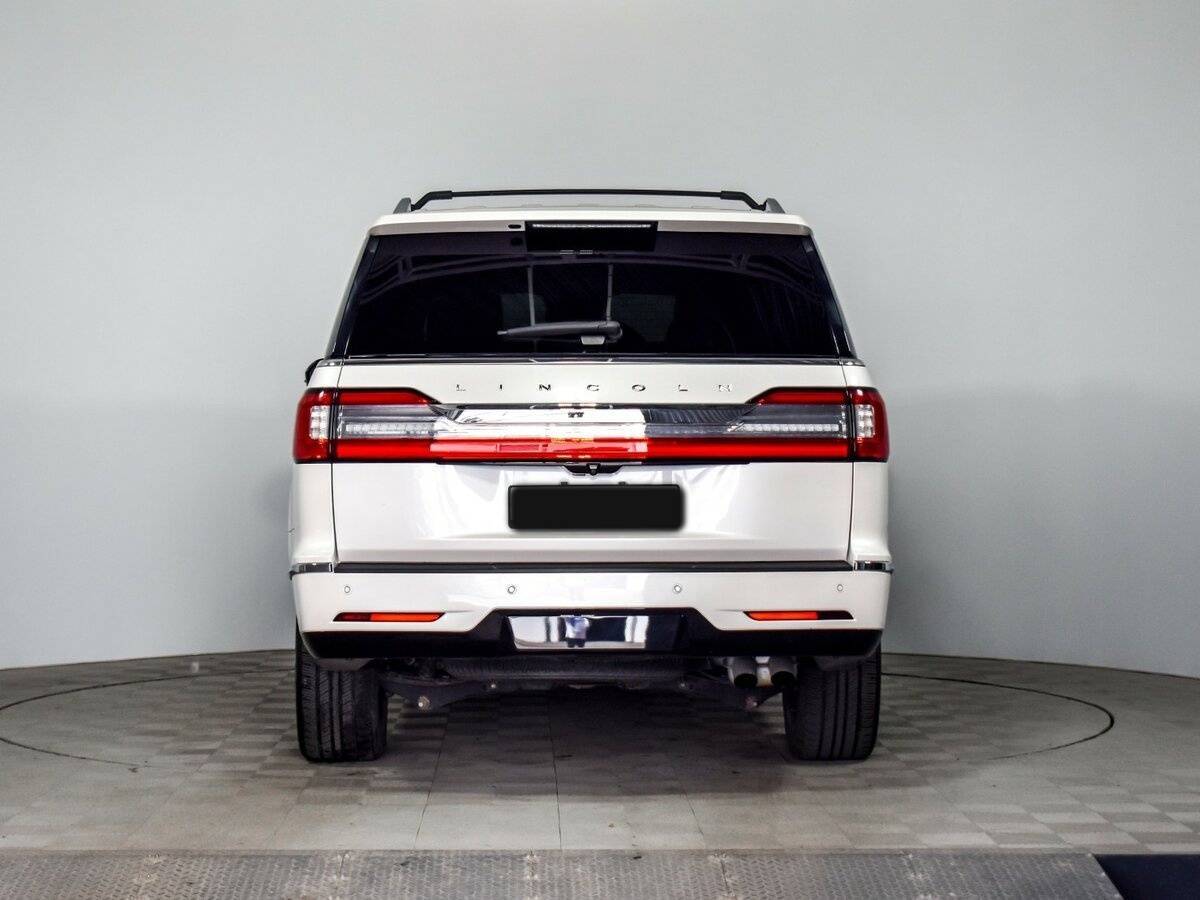 Lincoln Navigator с пробегом — 2018 год. Фото: #5