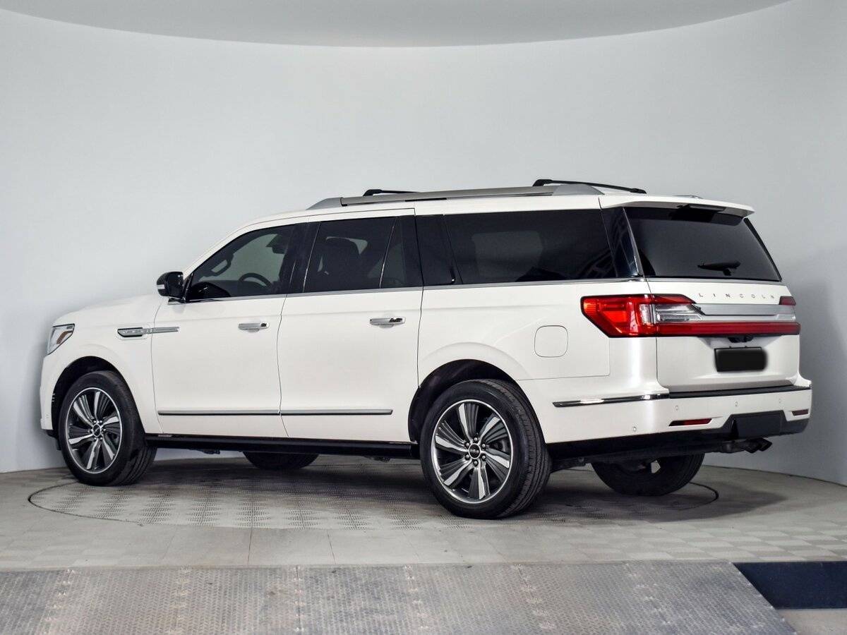 Lincoln Navigator с пробегом — 2018 год. Фото: #6