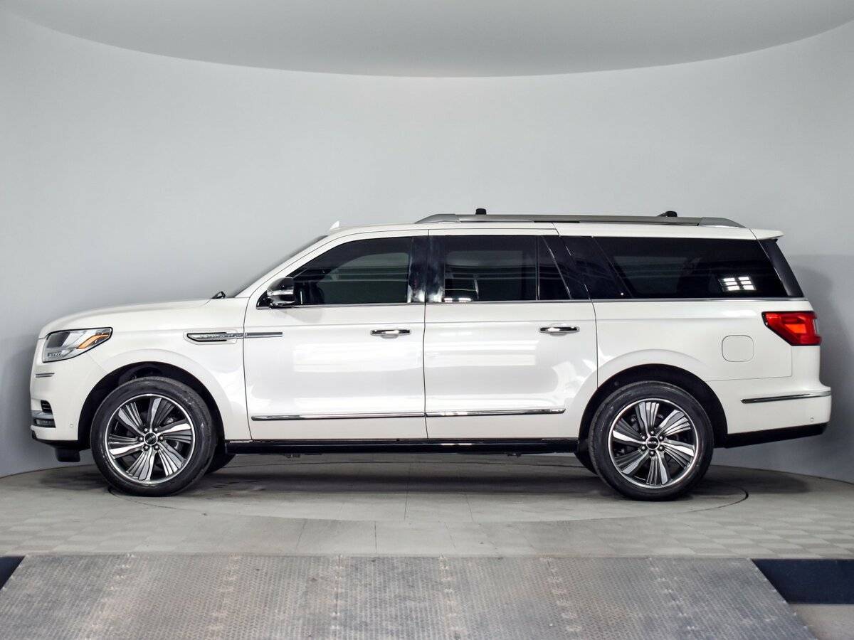 Lincoln Navigator с пробегом — 2018 год. Фото: #7