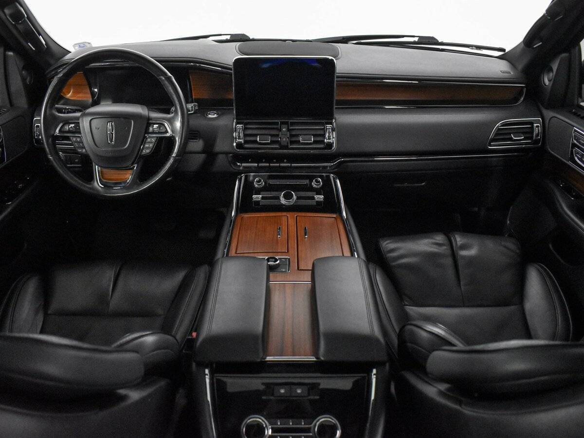 Lincoln Navigator с пробегом — 2018 год. Фото: #13