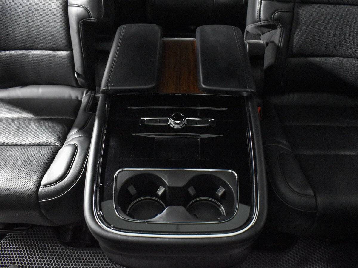 Lincoln Navigator с пробегом — 2018 год. Фото: #16