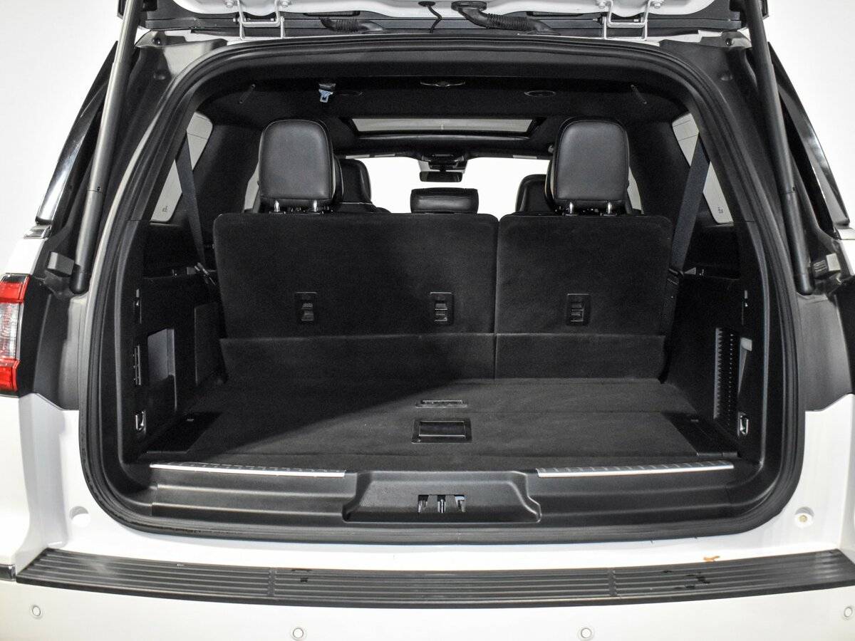 Lincoln Navigator с пробегом — 2018 год. Фото: #26