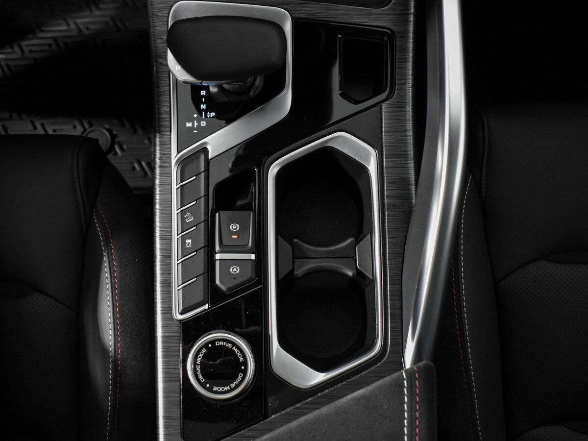 Geely Tugella с пробегом — 2024 год. Фото: #9