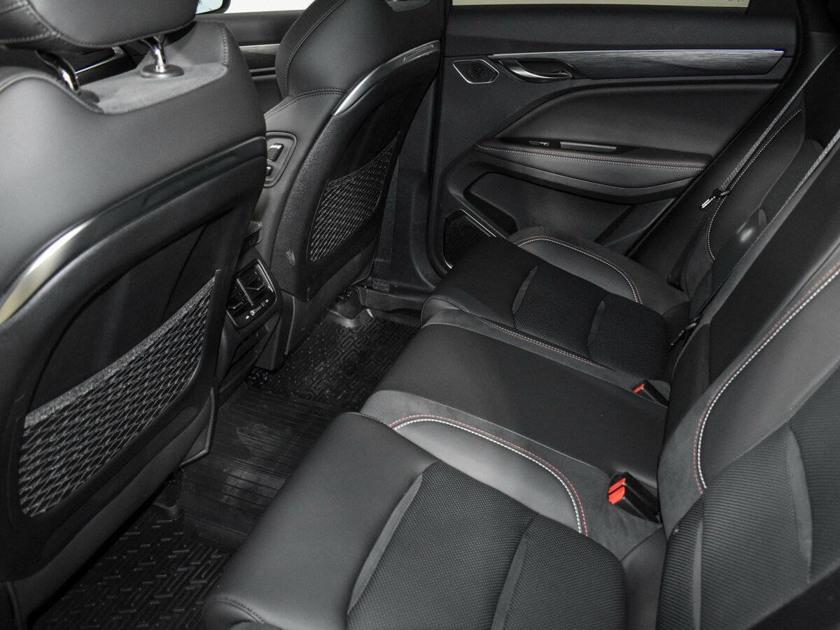 Geely Tugella с пробегом — 2024 год. Фото: #11