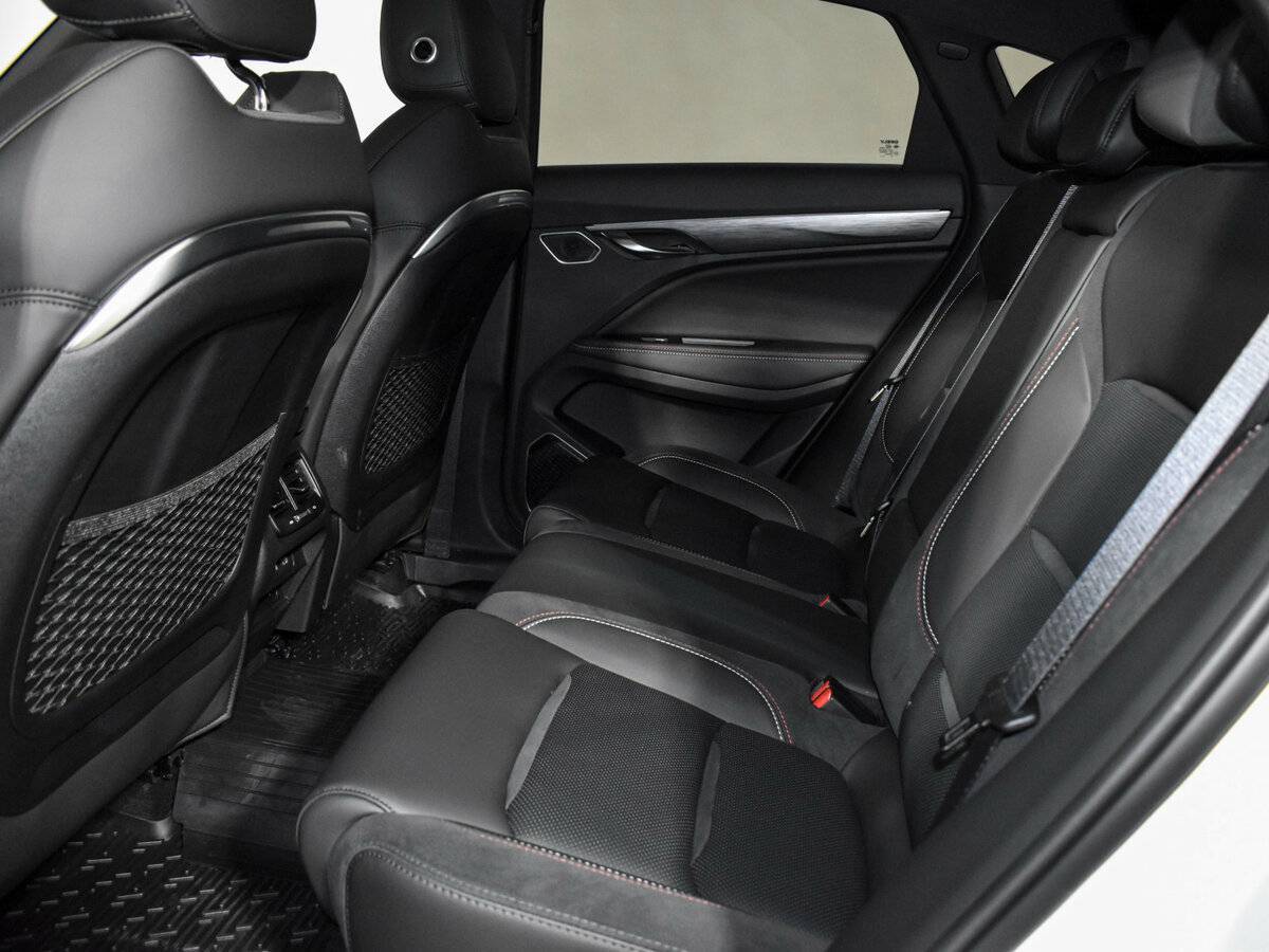 Geely Tugella с пробегом — 2024 год. Фото: #12