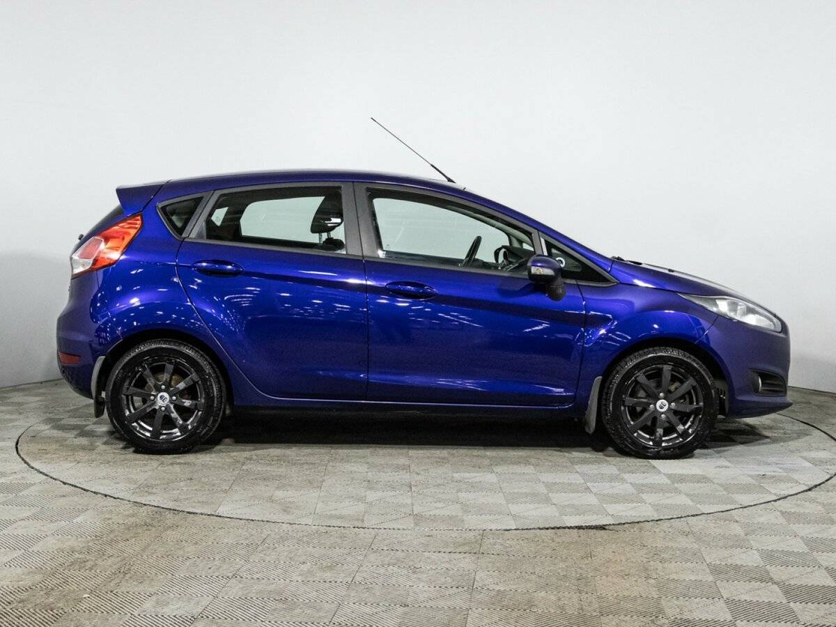 Ford Fiesta с пробегом — 2015 год. Фото: #3