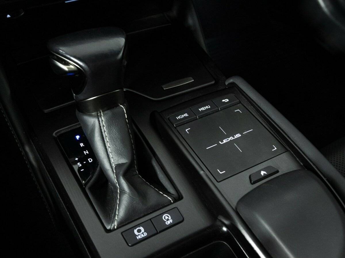 Lexus ES с пробегом — 2021 год. Фото: #21