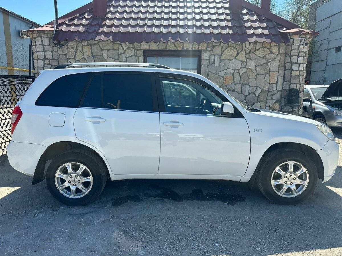 Chery Tiggo (T11) с пробегом — 2015 год. Фото: #2
