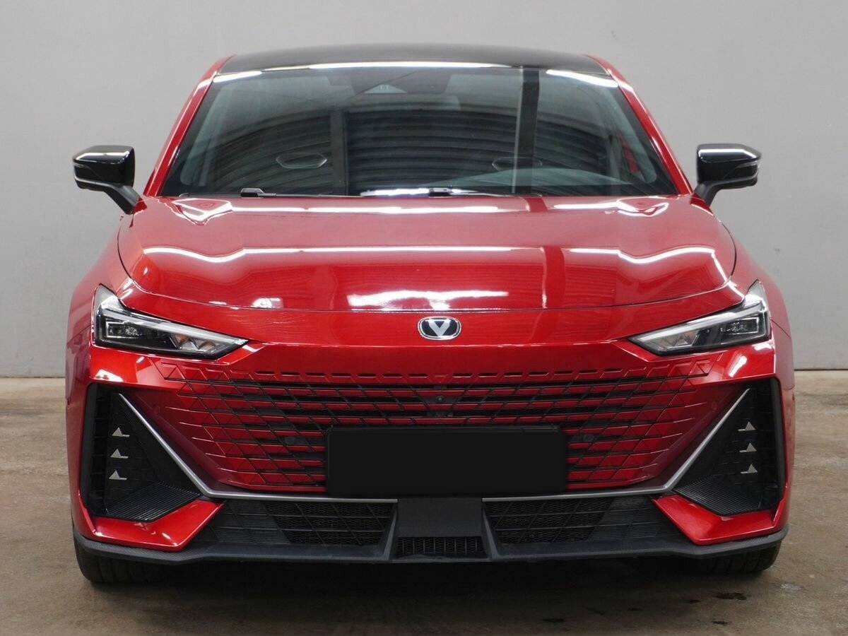 Changan UNI-V с пробегом — 2023 год. Фото: #1