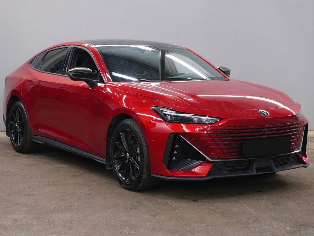 Changan UNI-V с пробегом — 2023 год. Фото: #2