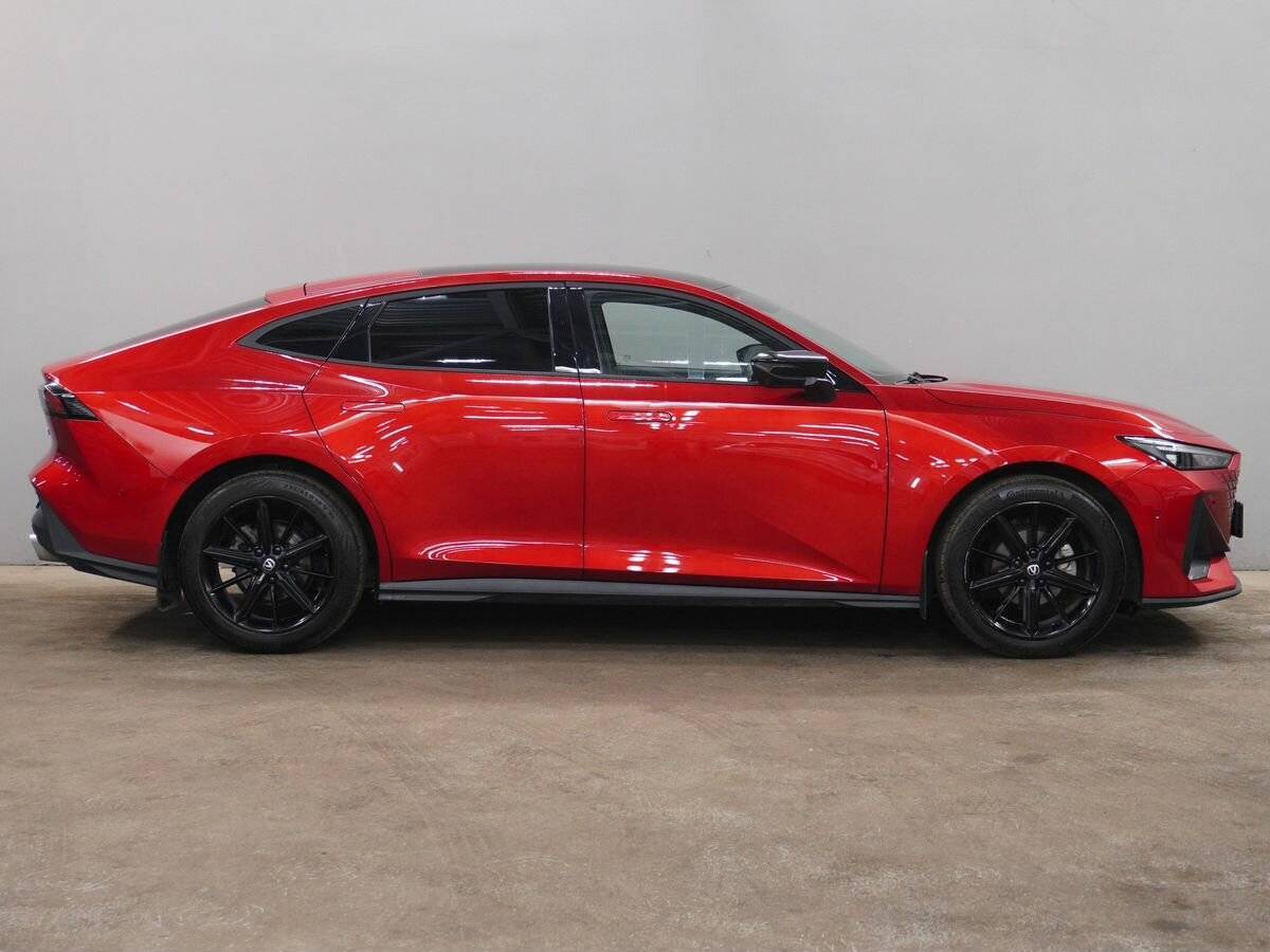 Changan UNI-V с пробегом — 2023 год. Фото: #3