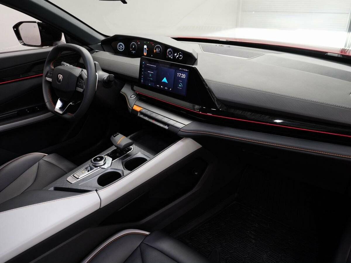 Changan UNI-V с пробегом — 2023 год. Фото: #9