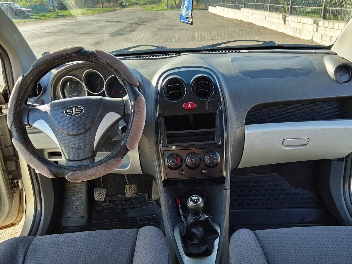 FAW V2 с пробегом — 2013 год. Фото: #5