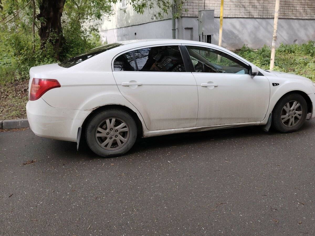 FAW Besturn B50 с пробегом — 2012 год. Фото: #1