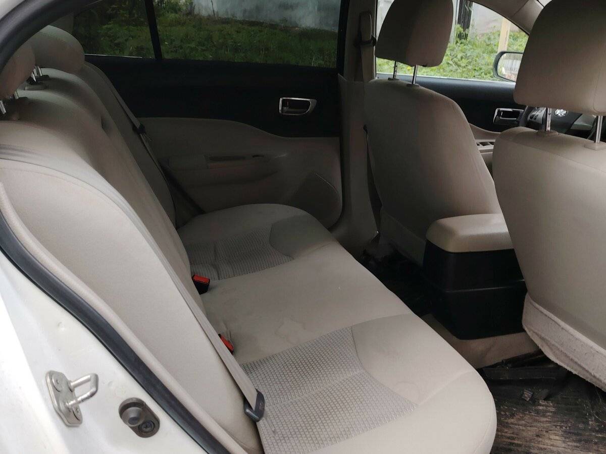 FAW Besturn B50 с пробегом — 2012 год. Фото: #5