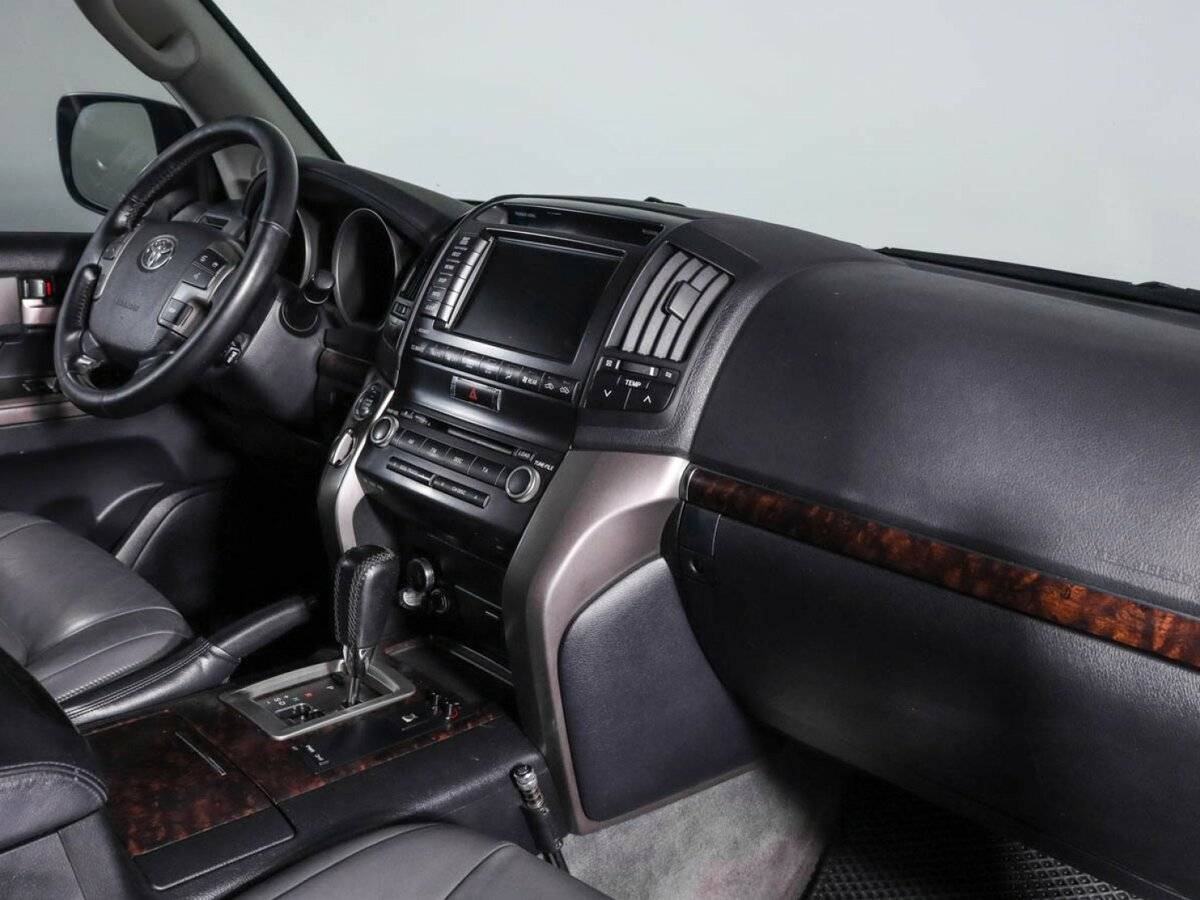 Toyota Land Cruiser с пробегом — 2008 год. Фото: #8