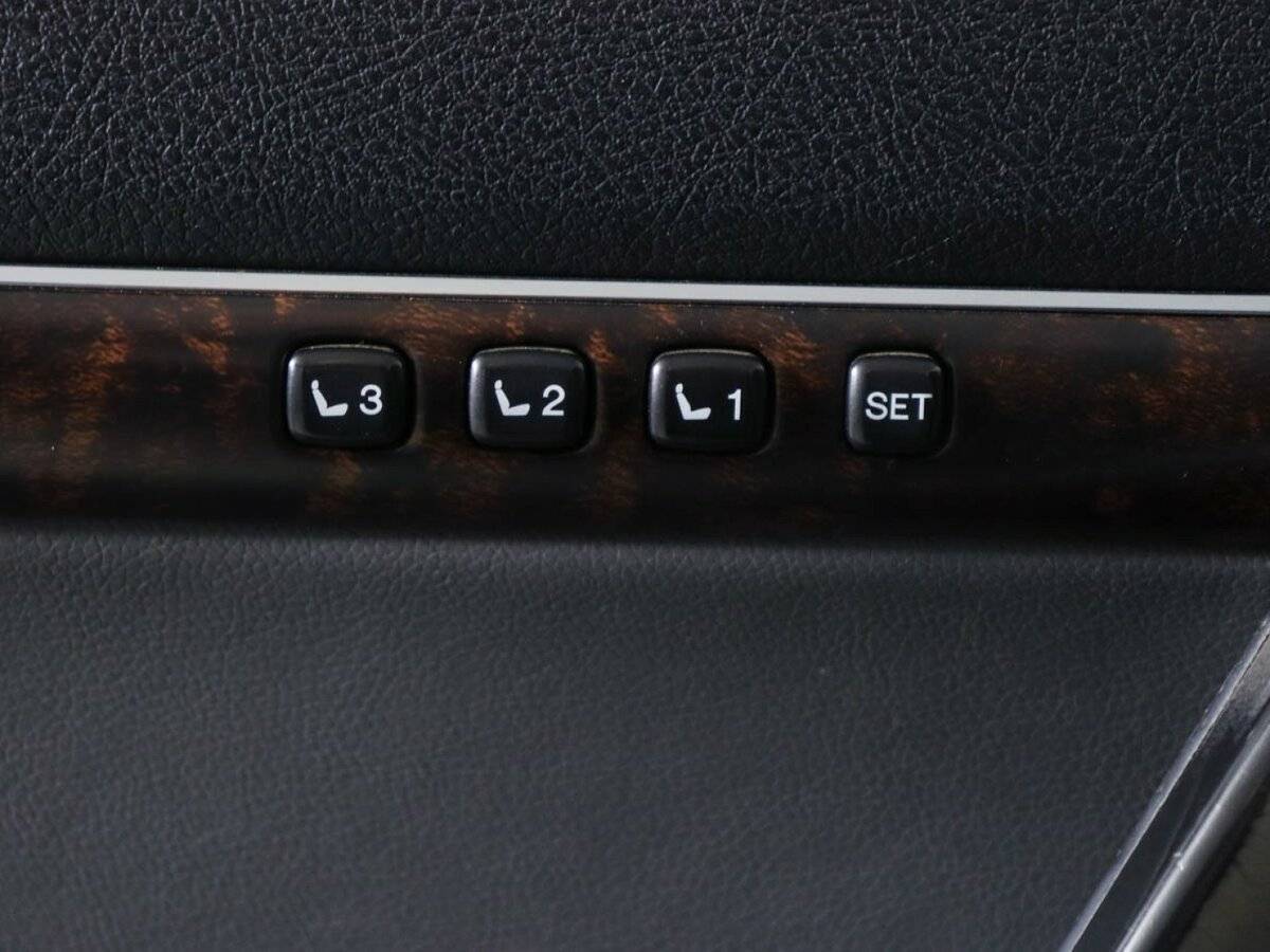 Toyota Land Cruiser с пробегом — 2008 год. Фото: #16