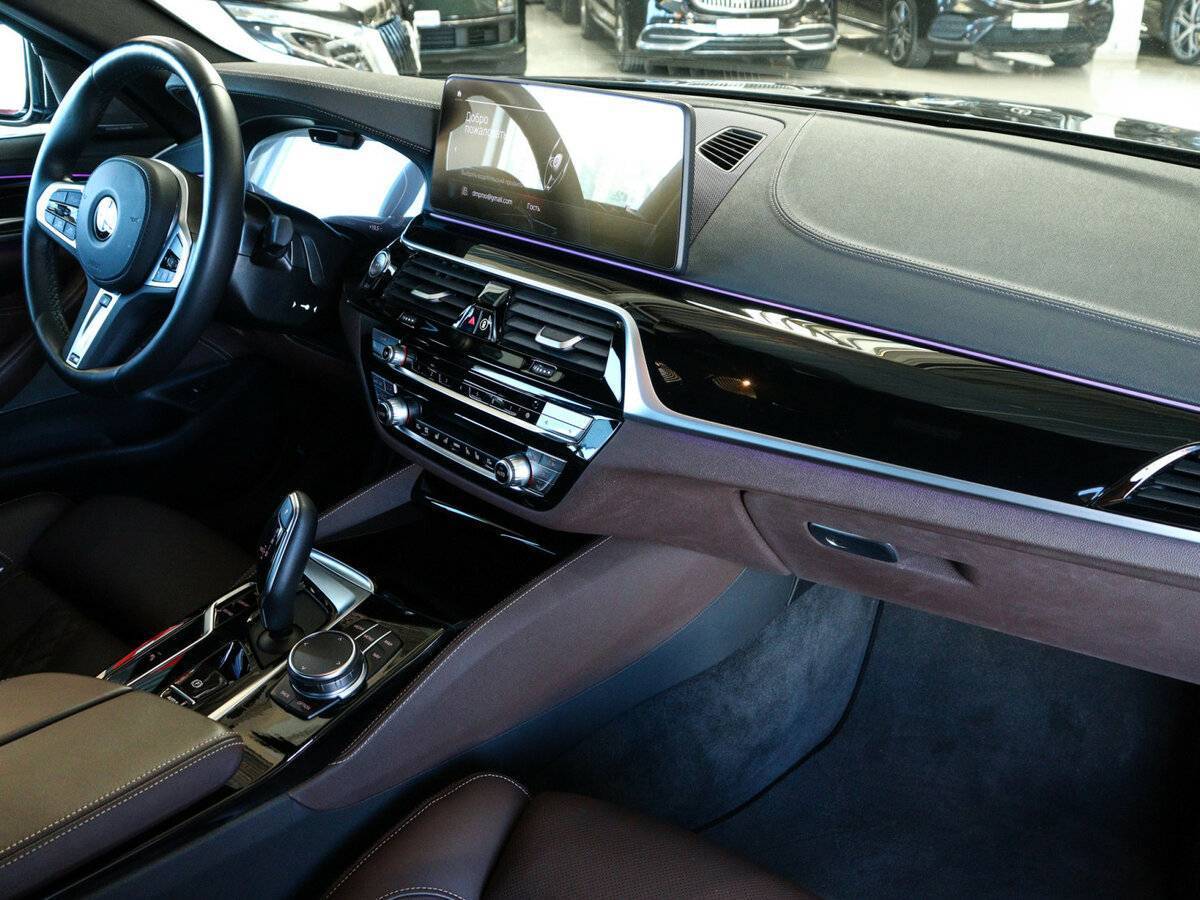 BMW 5 серии с пробегом — 2022 год. Фото: #8