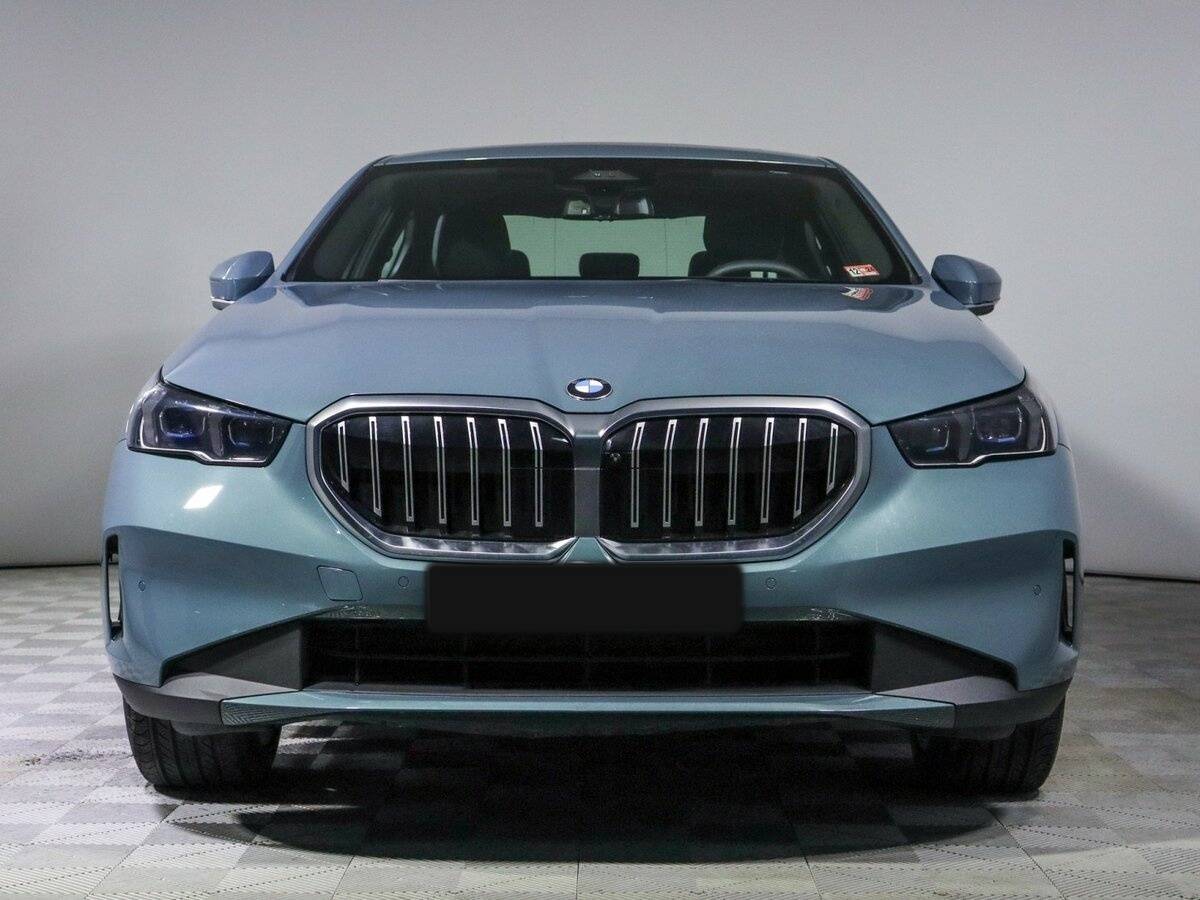 BMW 5 серии с пробегом — 2023 год. Фото: #1