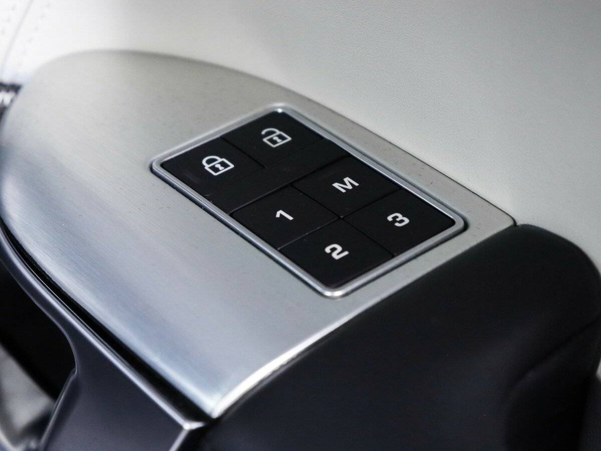 Land Rover Range Rover Sport с пробегом — 2021 год. Фото: #19