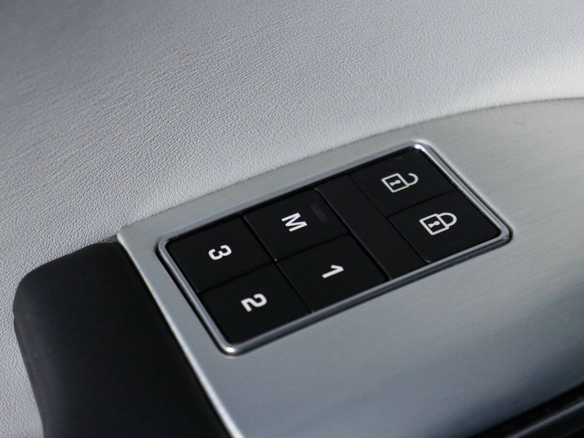 Land Rover Range Rover Sport с пробегом — 2021 год. Фото: #25