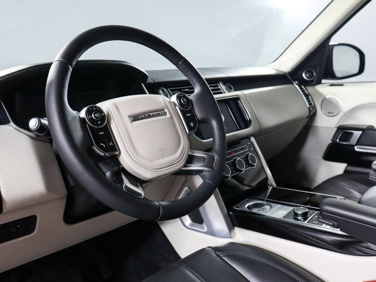 Land Rover Range Rover с пробегом — 2015 год. Фото: #13