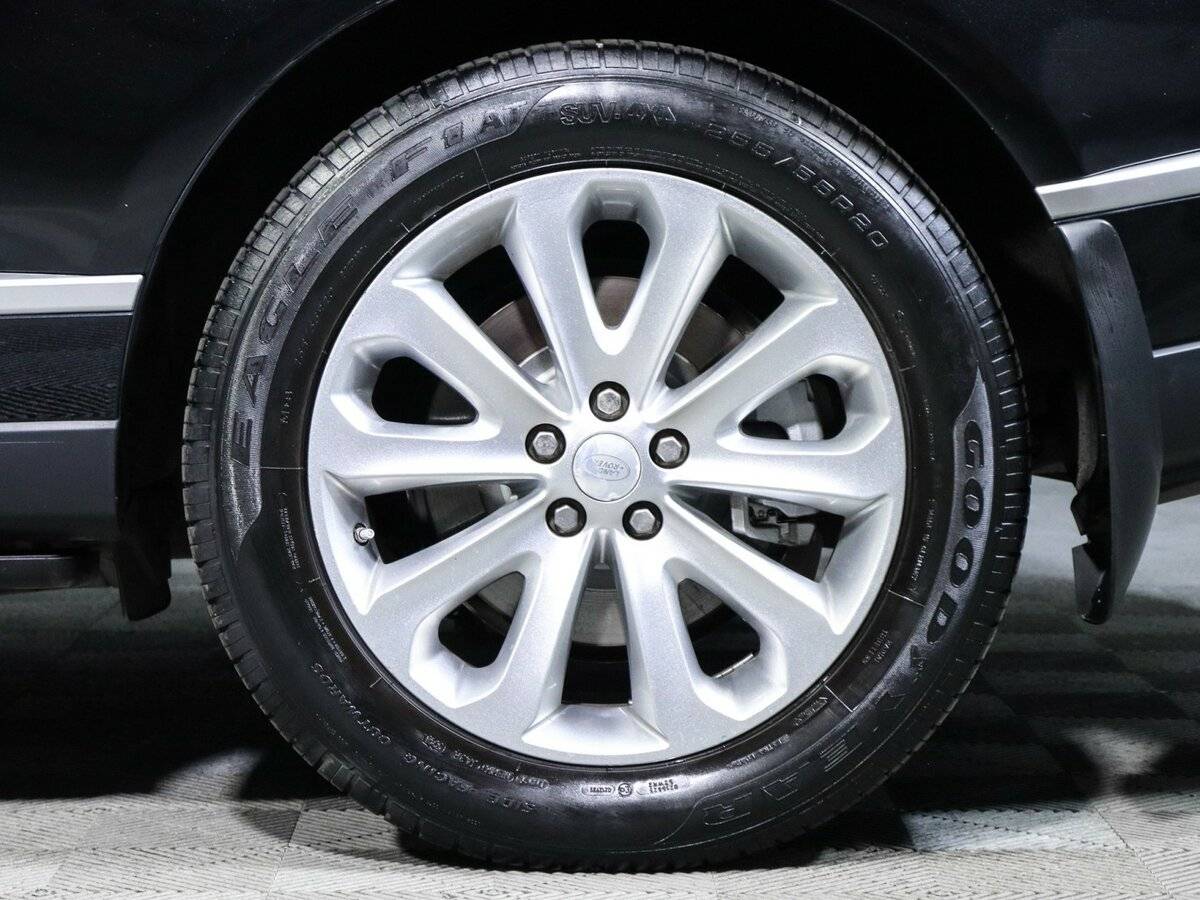 Land Rover Range Rover с пробегом — 2015 год. Фото: #14