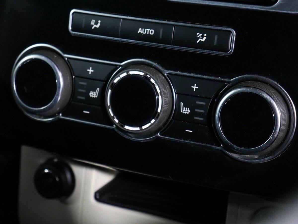 Land Rover Range Rover с пробегом — 2015 год. Фото: #15